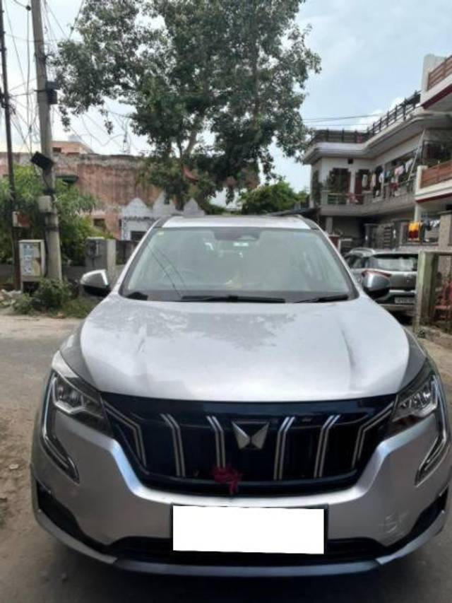 https://images10.gaadi.com/usedcar_image/4556708/original/processed_18bbe60a-a006-427a-a933-a128ba5a464b.jpg?imwidth=6400