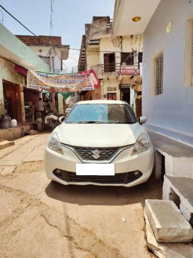 https://images10.gaadi.com/usedcar_image/4556718/original/processed_28f66007-be74-4fe1-89fe-c6cb55c40c85.jpg?imwidth=6401