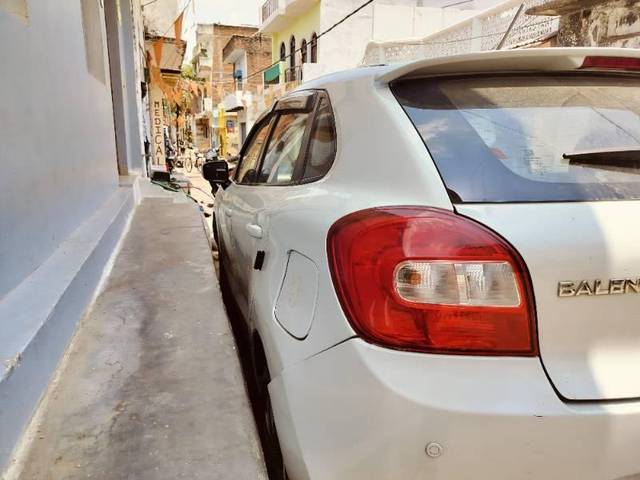 https://images10.gaadi.com/usedcar_image/4556718/original/processed_41c73934-c75c-4f9b-a6c9-f545f61b3562.jpg?imwidth=6402