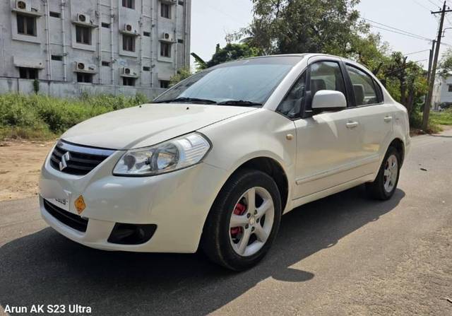 https://images10.gaadi.com/usedcar_image/4556725/original/processed_b10a26a6-37ee-4cc4-a894-1b57e0e5784e.jpg?imwidth=6400