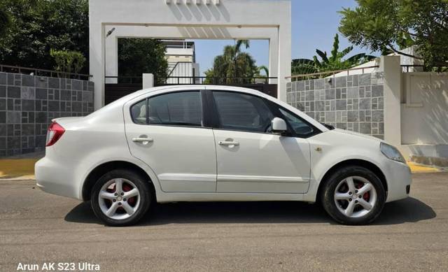 https://images10.gaadi.com/usedcar_image/4556725/original/processed_df7d43f7-6785-4066-b7e0-21356cd310b6.jpg?imwidth=6401