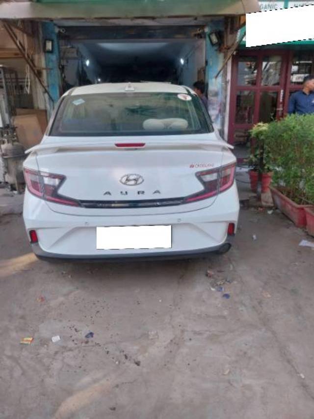 https://images10.gaadi.com/usedcar_image/4556727/original/processed_f6d6fb97-857c-4daf-a699-914bb8285846.jpg?imwidth=6400