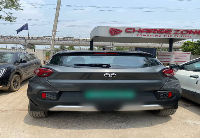https://images10.gaadi.com/usedcar_image/4556744/original/805dcfb8-ef7f-4eab-8ed9-6a30cc0fd3bd.?imwidth=6401