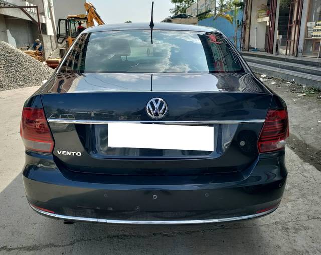 https://images10.gaadi.com/usedcar_image/4556763/original/processed_7e716d65a33c00cea0ffb6e6d9c451cb.jpg?imwidth=6402