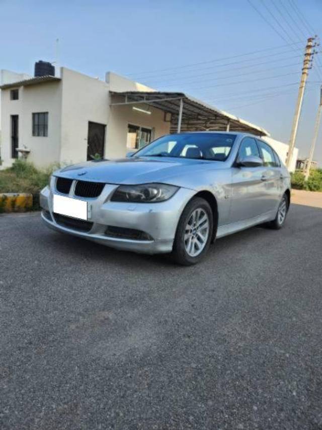 https://images10.gaadi.com/usedcar_image/4556774/original/processed_624d9127-2f38-401f-9686-9e1cbf25b663.jpg?imwidth=6400