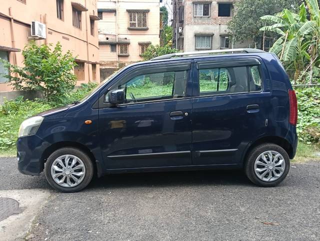 https://images10.gaadi.com/usedcar_image/4556779/original/f645d1fbd2c2d1edc6205af0ab2d9177.jpg?imwidth=6402