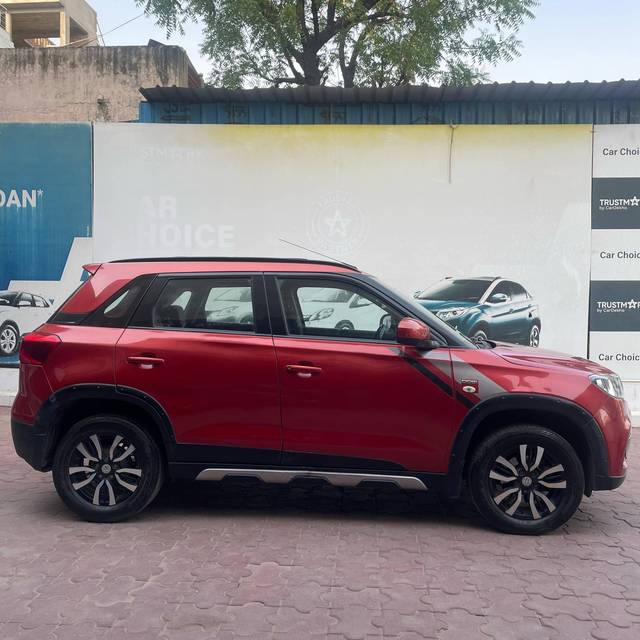 https://images10.gaadi.com/usedcar_image/4556786/original/processed_d4b13b358fcd67c582fd2bccacf6b2aa.jpg?imwidth=6401