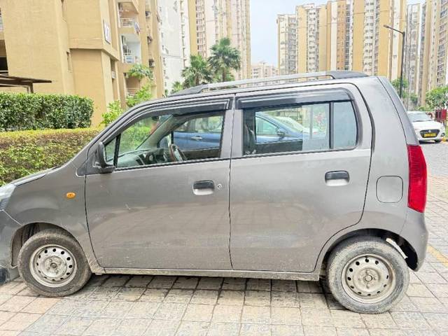 https://images10.gaadi.com/usedcar_image/4556792/original/processed_22a5295b-d576-4c19-a622-494d3f364d3d.jpg?imwidth=6402