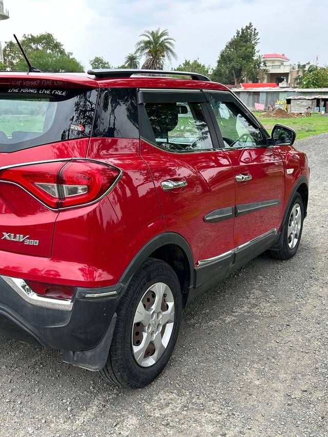 https://images10.gaadi.com/usedcar_image/4556811/original/processed_e1877717-c9f4-469c-a0dd-60a726df292b.jpg?imwidth=6402