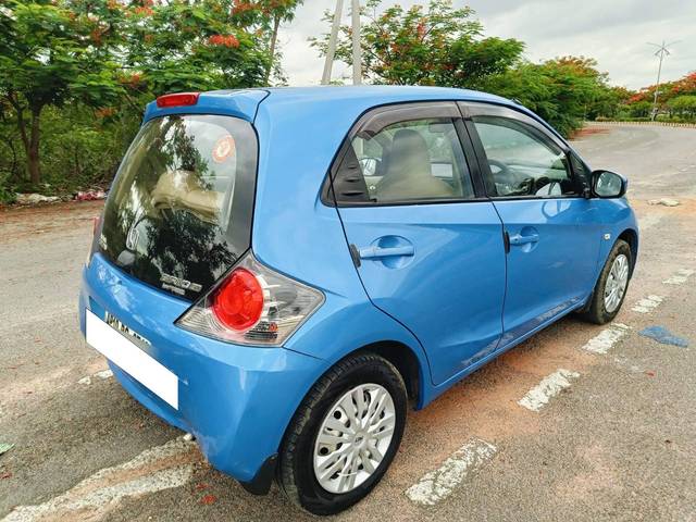 https://images10.gaadi.com/usedcar_image/4556821/original/processed_e038d34db873903c5f4b3986eff73a7d.jpg?imwidth=6402