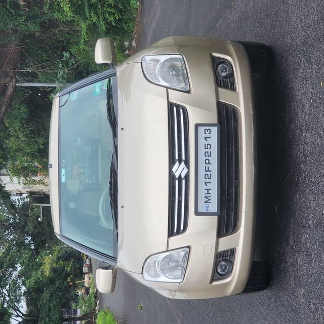 https://images10.gaadi.com/usedcar_image/4556823/original/6122b95bb91044c97355aa810f5ceb53.jpg?imwidth=6400