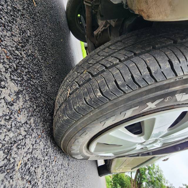 https://images10.gaadi.com/usedcar_image/4556823/original/e12a3c638c53ef78e52f57ce5b6d8cfe.jpg?imwidth=6402