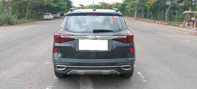 https://images10.gaadi.com/usedcar_image/4556824/original/processed_31b6fc8687b0094a6f948b5e614a35a5.jpg?imwidth=6401