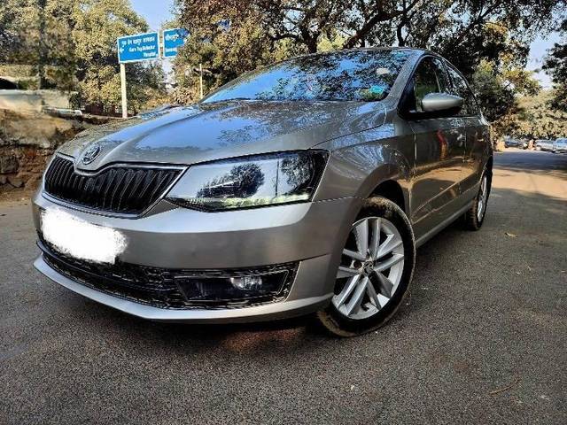 https://images10.gaadi.com/usedcar_image/4556832/original/processed_518fa23a-8639-45c8-9e3b-bca6df24a358.jpeg?imwidth=6400