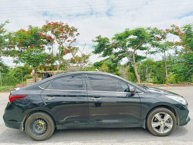 https://images10.gaadi.com/usedcar_image/4556833/original/processed_f87032c72f4d427ed7c81df4ab7577c1.jpg?imwidth=6401