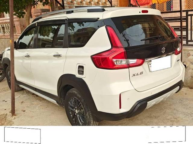 https://images10.gaadi.com/usedcar_image/4556854/original/processed_4c42546b-0f64-49d0-b36c-49e51292e766.jpg?imwidth=6402