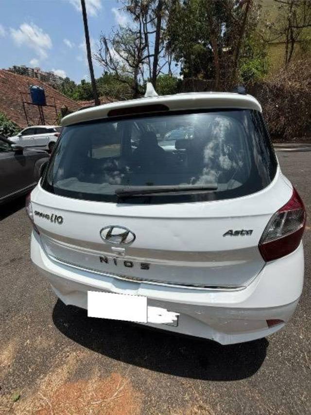 https://images10.gaadi.com/usedcar_image/4556890/original/processed_36b8acb8-cbdb-49e5-aaba-1d6d94a9c9bb.jpeg?imwidth=6402