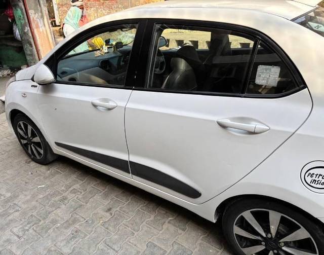 https://images10.gaadi.com/usedcar_image/4556898/original/processed_8de26ef3-e2b2-4588-a321-dfdd09524cd0.jpeg?imwidth=6400
