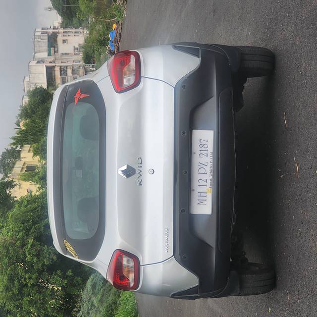 https://images10.gaadi.com/usedcar_image/4556907/original/b6ca7fbdb24963d4f560a69d55d0fb8f.jpg?imwidth=6402