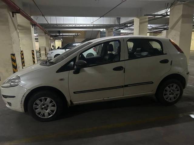https://images10.gaadi.com/usedcar_image/4556908/original/processed_045a8e32-ebcf-44ba-9a9d-a98d6d9c2ba5.jpeg?imwidth=6400