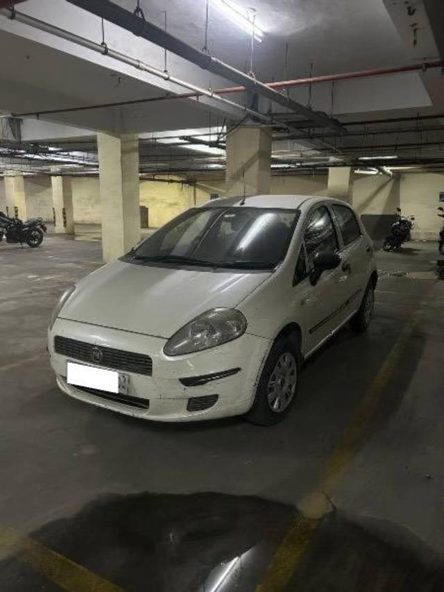 https://images10.gaadi.com/usedcar_image/4556908/original/processed_4bb7d971-ef30-4f47-a0ba-7ea9638ef2d9.jpeg?imwidth=6402