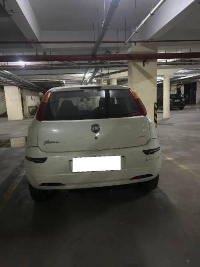 https://images10.gaadi.com/usedcar_image/4556908/original/processed_e59580d6-bcda-4d65-981f-6d21cd2acd88.jpeg?imwidth=6401