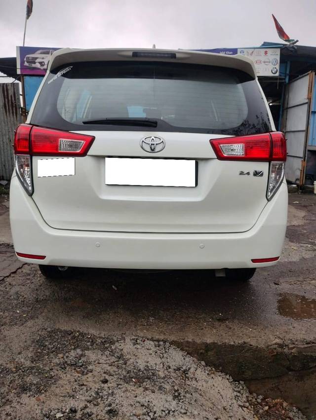 https://images10.gaadi.com/usedcar_image/4556910/original/processed_5026d711dfb7fc54621eab259a34c82e.jpg?imwidth=6402