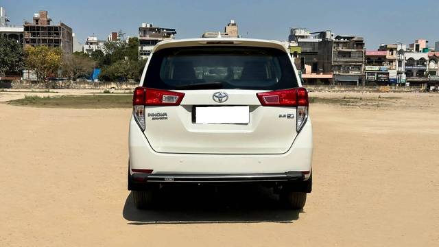 https://images10.gaadi.com/usedcar_image/4556914/original/processed_72ed2d2c6bd0f7e0a6d1d6e1971258c3.jpg?imwidth=6402