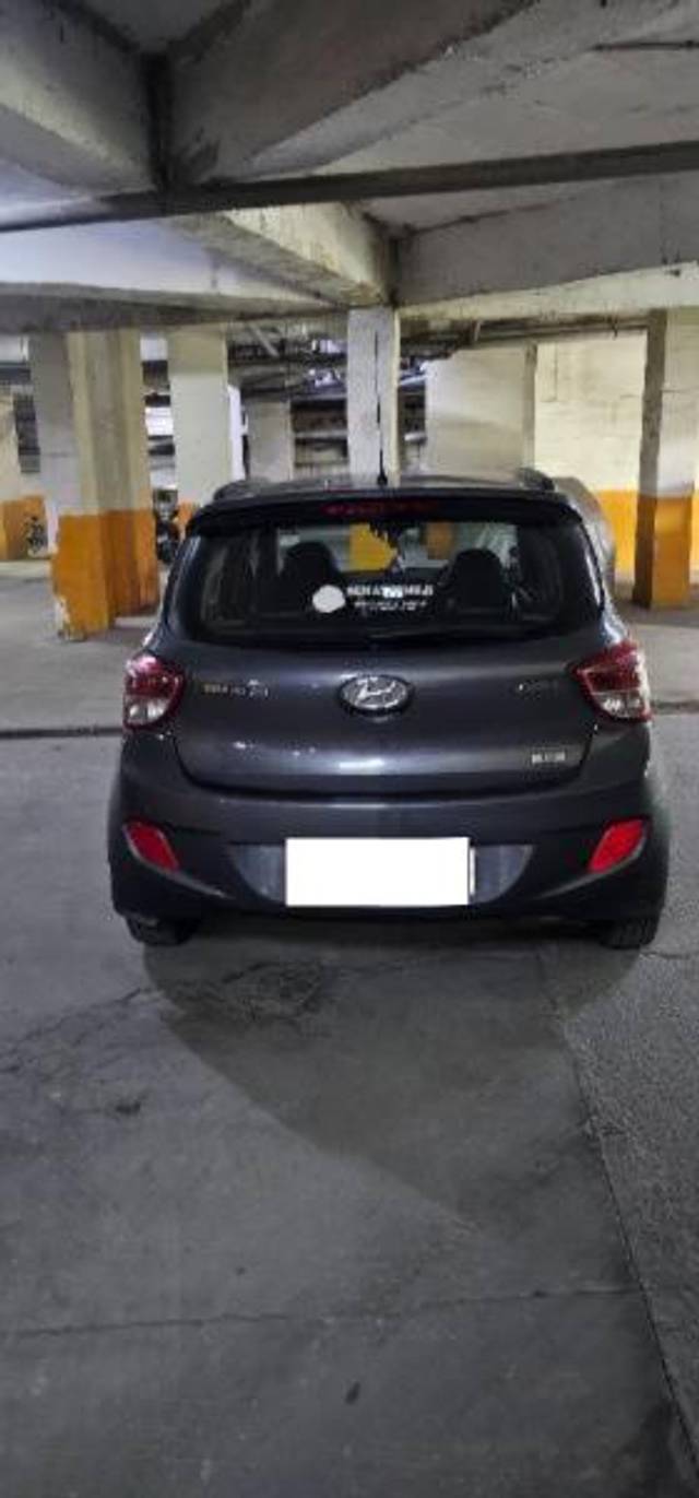 https://images10.gaadi.com/usedcar_image/4556924/original/processed_77554651-12e2-43b2-a4b7-7c1374409e28.jpg?imwidth=6401