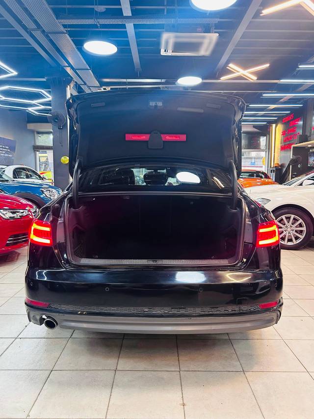https://images10.gaadi.com/usedcar_image/4556929/original/processed_fd0db50eddec0ea3ffc55df7ec0ed64d.jpg?imwidth=6402
