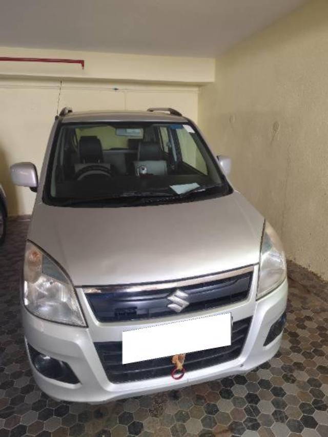 https://images10.gaadi.com/usedcar_image/4556932/original/processed_e7559c43-ee22-4602-ac17-b87022a98f6e.jpg?imwidth=6400