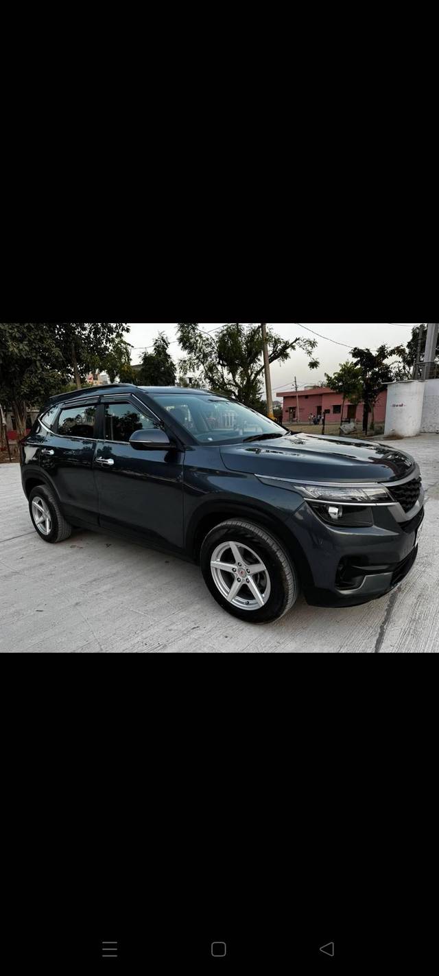 https://images10.gaadi.com/usedcar_image/4556942/original/processed_f5e65934c59058ab04c61aecc64d3b7d.jpg?imwidth=6402