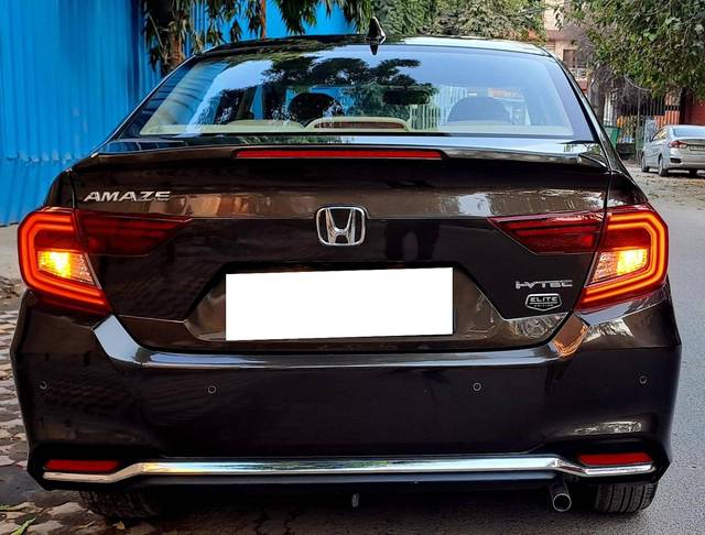https://images10.gaadi.com/usedcar_image/4556954/original/processed_20e26b98a7b9c1ccd94116e24737fae3.jpg?imwidth=6402