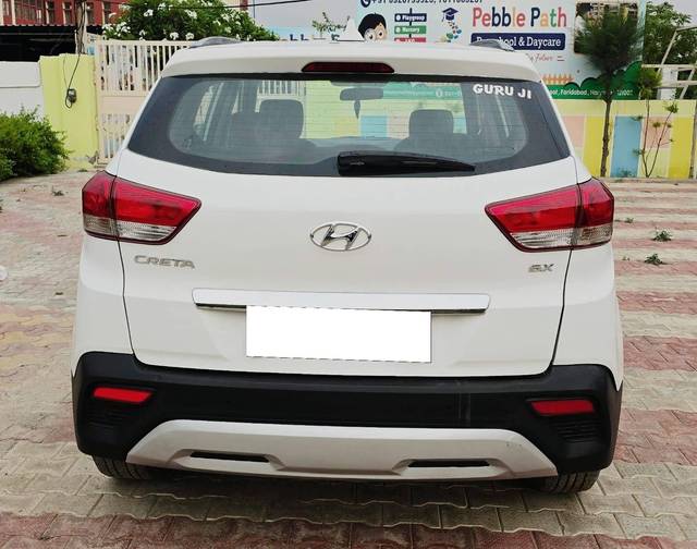 https://images10.gaadi.com/usedcar_image/4556964/original/processed_5085870f-82ec-4e94-a542-4b8825f03d11.jpg?imwidth=6401