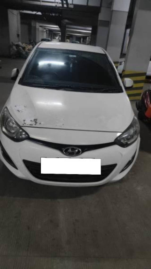 https://images10.gaadi.com/usedcar_image/4556996/original/processed_58187bfb-8bb4-4a93-8715-818ff57bdf86.jpg?imwidth=6400