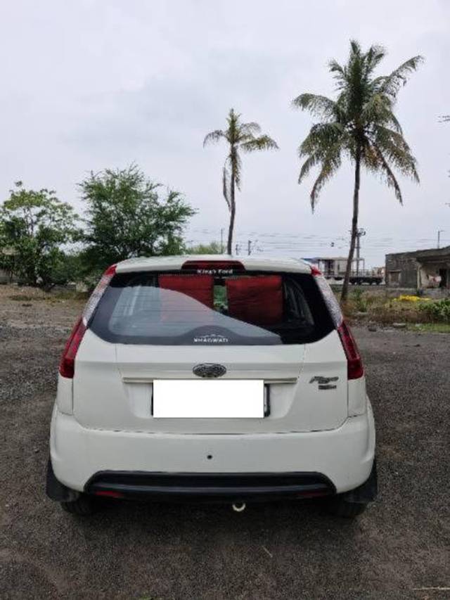 https://images10.gaadi.com/usedcar_image/4557012/original/processed_b85d712a-0632-4b82-bc5e-e2bc97833e58.jpg?imwidth=6401