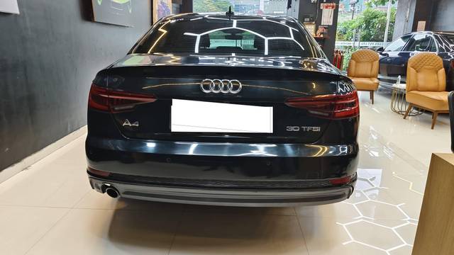 https://images10.gaadi.com/usedcar_image/4557016/original/processed_72e43221773308e5cb9b0a33bbb5cc84.jpg?imwidth=6402