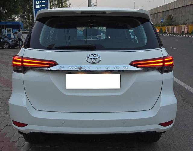 https://images10.gaadi.com/usedcar_image/4557020/original/processed_5b39ddbb-f48e-4310-90f6-13f2fdc5bf2f.jpg?imwidth=6401
