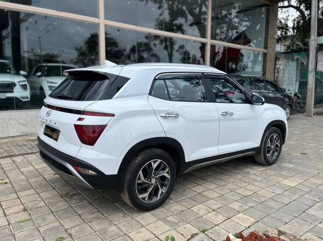 https://images10.gaadi.com/usedcar_image/4557022/original/processed_5fd471a269486ccf155a03d140814a64.jpg?imwidth=6401