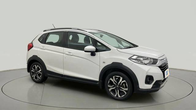 https://images10.gaadi.com/usedcar_image/4557037/original/55ee459440b669e90dff51ddbe0149e1.jpg?imwidth=6400