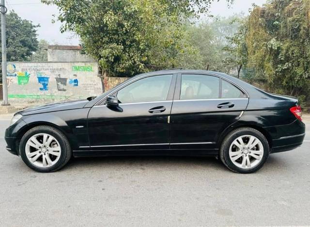 https://images10.gaadi.com/usedcar_image/4557038/original/processed_cd225322-ec30-4a3b-abff-b5c47d95370d.jpeg?imwidth=6401