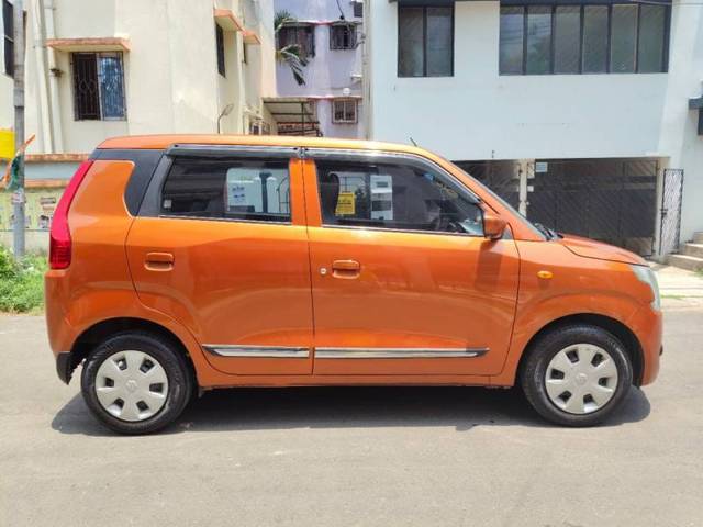 https://images10.gaadi.com/usedcar_image/4557041/original/5ab118c66bf5e8c58a1977f7bf67832a.jpg?imwidth=6401