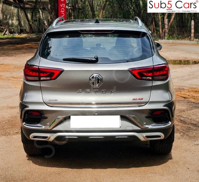 https://images10.gaadi.com/usedcar_image/4557046/original/processed_67231279ed5aa7d04eef5422b009edde.jpg?imwidth=6402