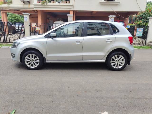 https://images10.gaadi.com/usedcar_image/4557049/original/43446e8ceaac56318a0cf685f65f4adf.jpg?imwidth=6402