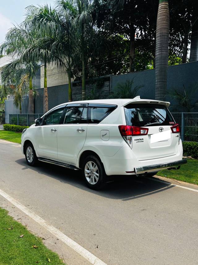 https://images10.gaadi.com/usedcar_image/4557062/original/processed_399cda59-242f-4ae5-8643-6158f52f9fc0.jpg?imwidth=6402