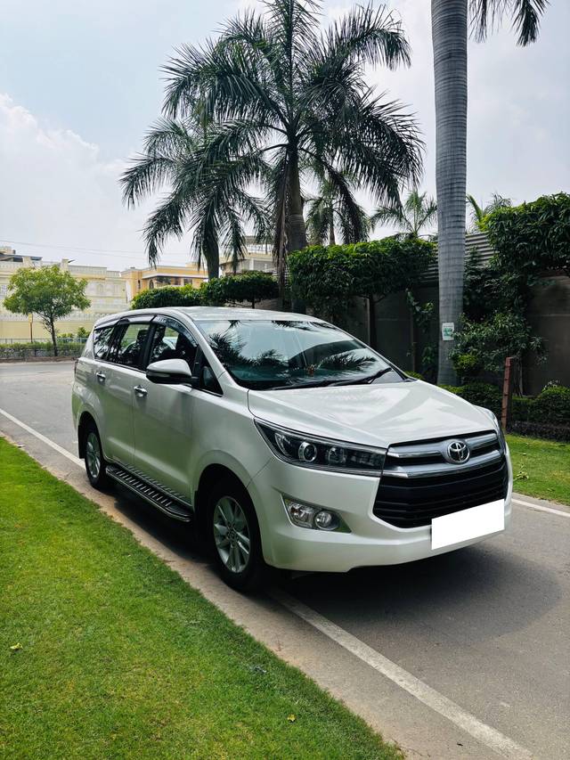 https://images10.gaadi.com/usedcar_image/4557062/original/processed_996d443d-2806-4525-a837-40788d6de6cc.jpg?imwidth=6400