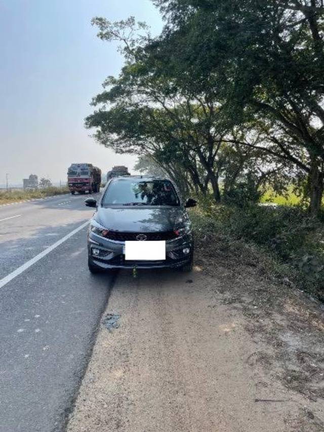 https://images10.gaadi.com/usedcar_image/4557063/original/processed_db4100a0-18aa-4bf7-91f9-f73878d943ad.jpeg?imwidth=6401