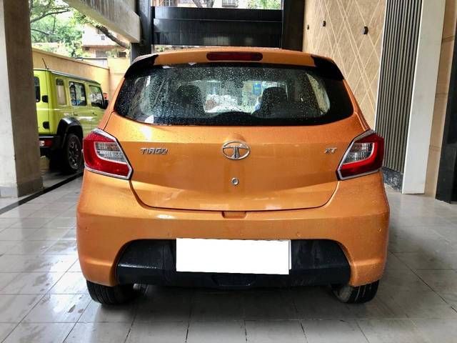 https://images10.gaadi.com/usedcar_image/4557064/original/processed_e67a7ee504887687d8a6b96193ac3357.jpg?imwidth=6402