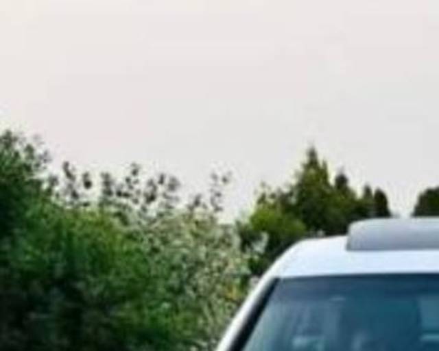 https://images10.gaadi.com/usedcar_image/4557069/original/processed_84b1f9b2-deb1-4437-9065-1f5019e3979a.jpg?imwidth=6400
