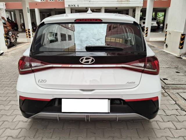 https://images10.gaadi.com/usedcar_image/4557098/original/processed_e2754a59d8f666dec857e679fa45ba97.jpg?imwidth=6402